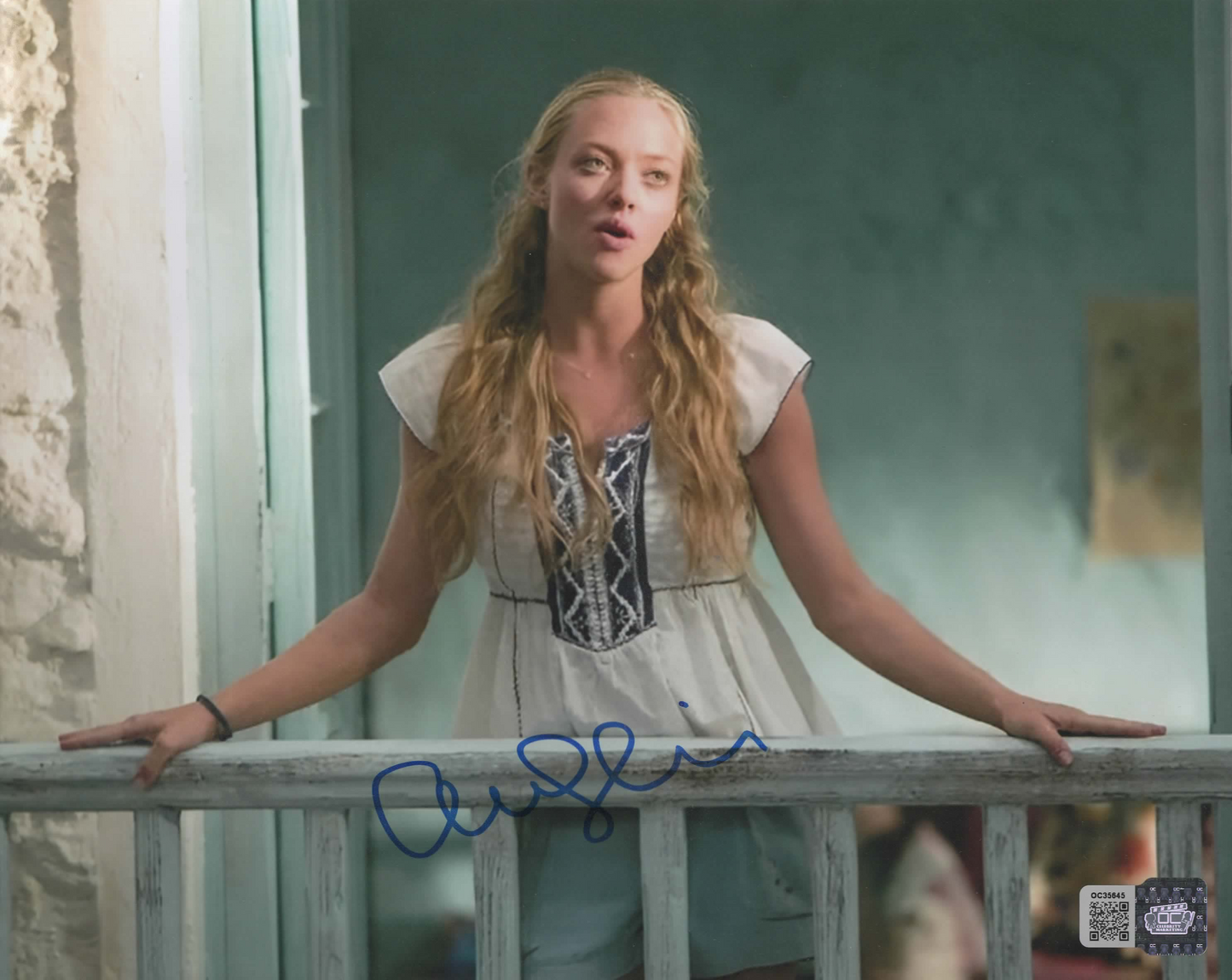Amanda Seyfried signed 8x10 Mama Mia Sophie photo