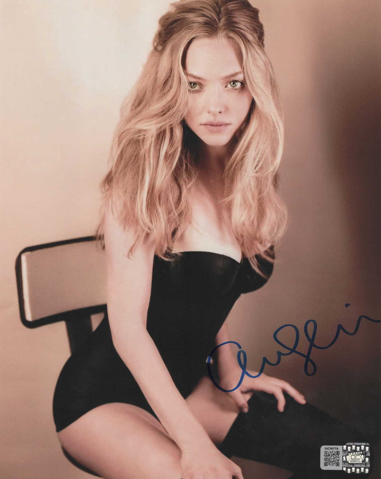 Amanda Seyfried signed 8x10 publicity photo 1E