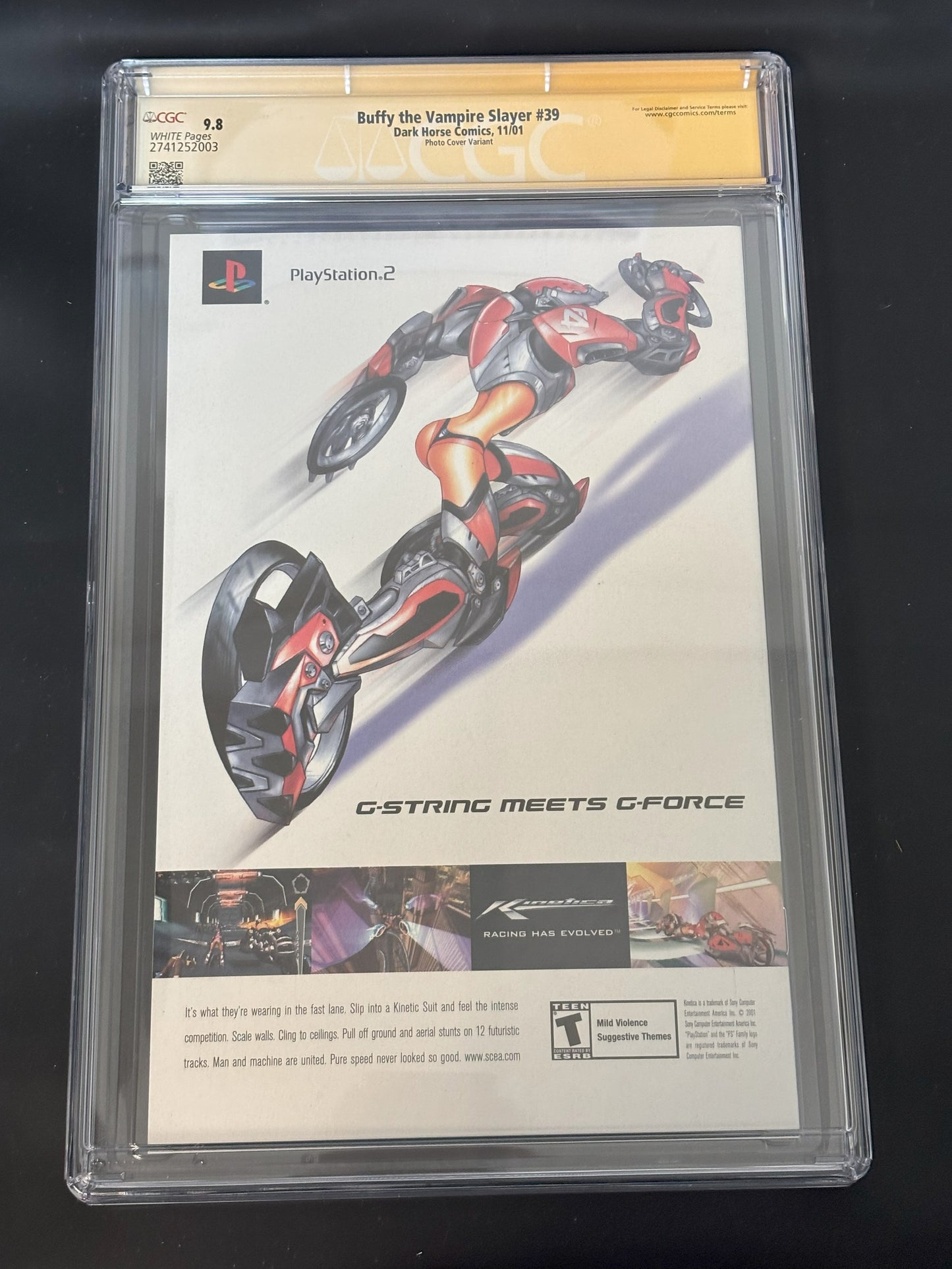 Sarah Michelle Gellar Autographed 2001 Buffy the Vampire Slayer #39 Photo Cover Cliff Richards Art CGC SS 9.8