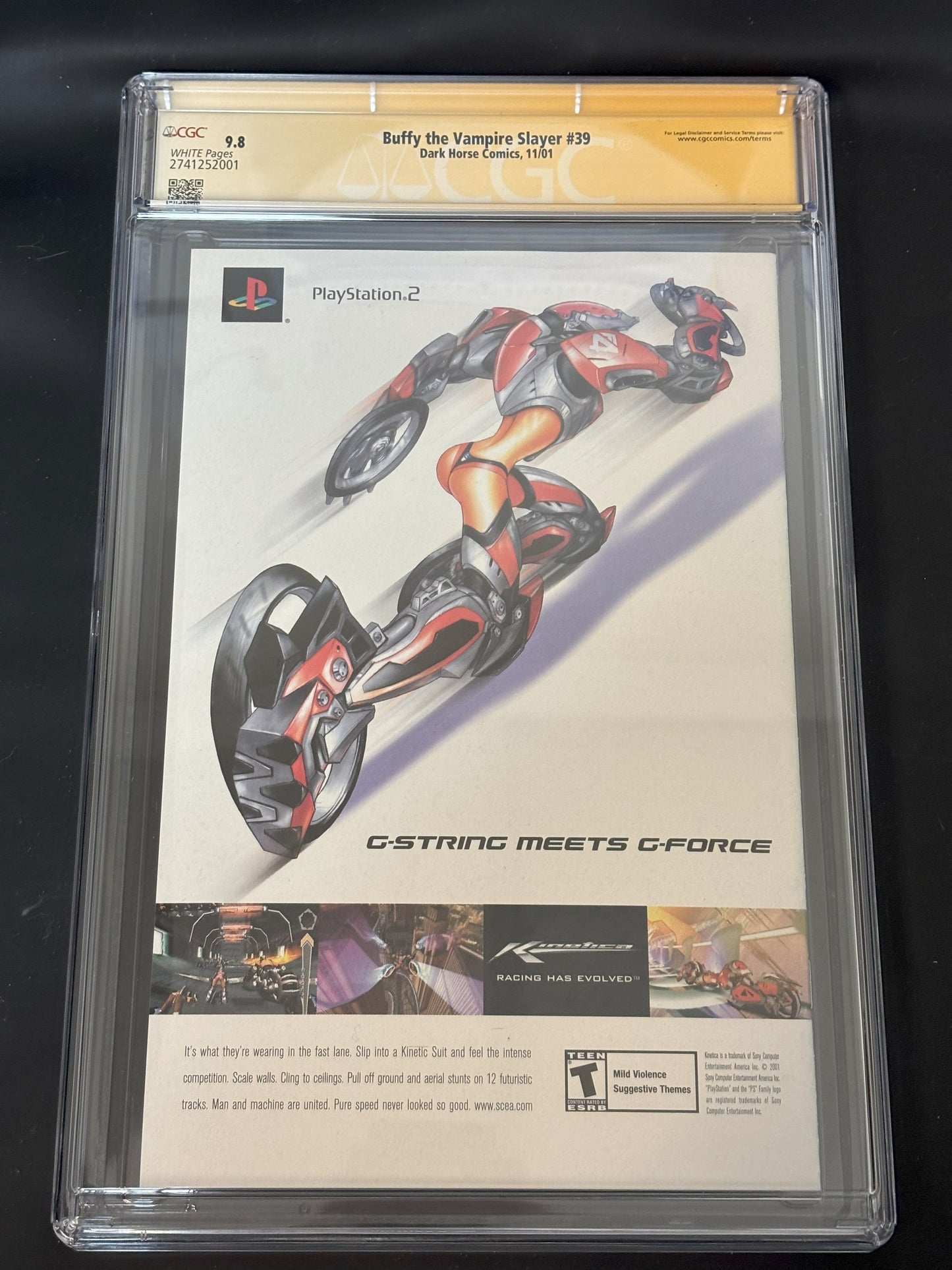 Sarah Michelle Gellar Autographed 2001 Buffy the Vampire Slayer #39 Jeff Matsuda Cover CGC SS 9.8