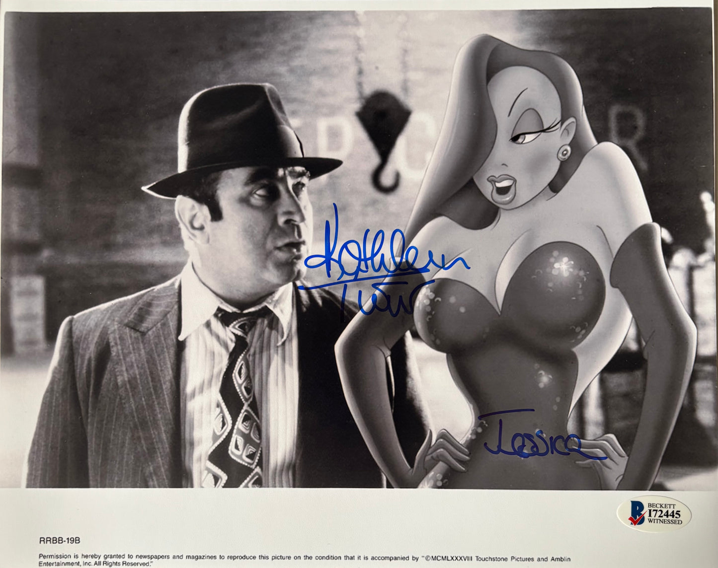 Kathleen Turner signed Jessica Rabbit 8x10 Photo Image #7 with "Jessica" inscription