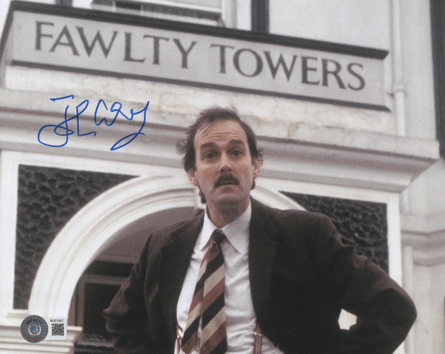 John Cleese signed 8x10 Fawlty Towers photo autographed Beckett QR code hologram