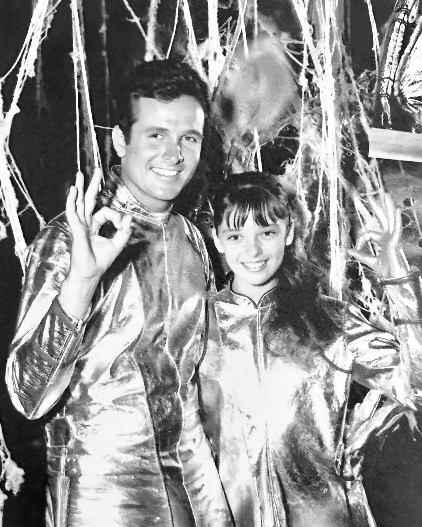 Angela Cartwright Autograph Pre-Order โ Lost In Space Penny Robinson 8x10 Photo #5