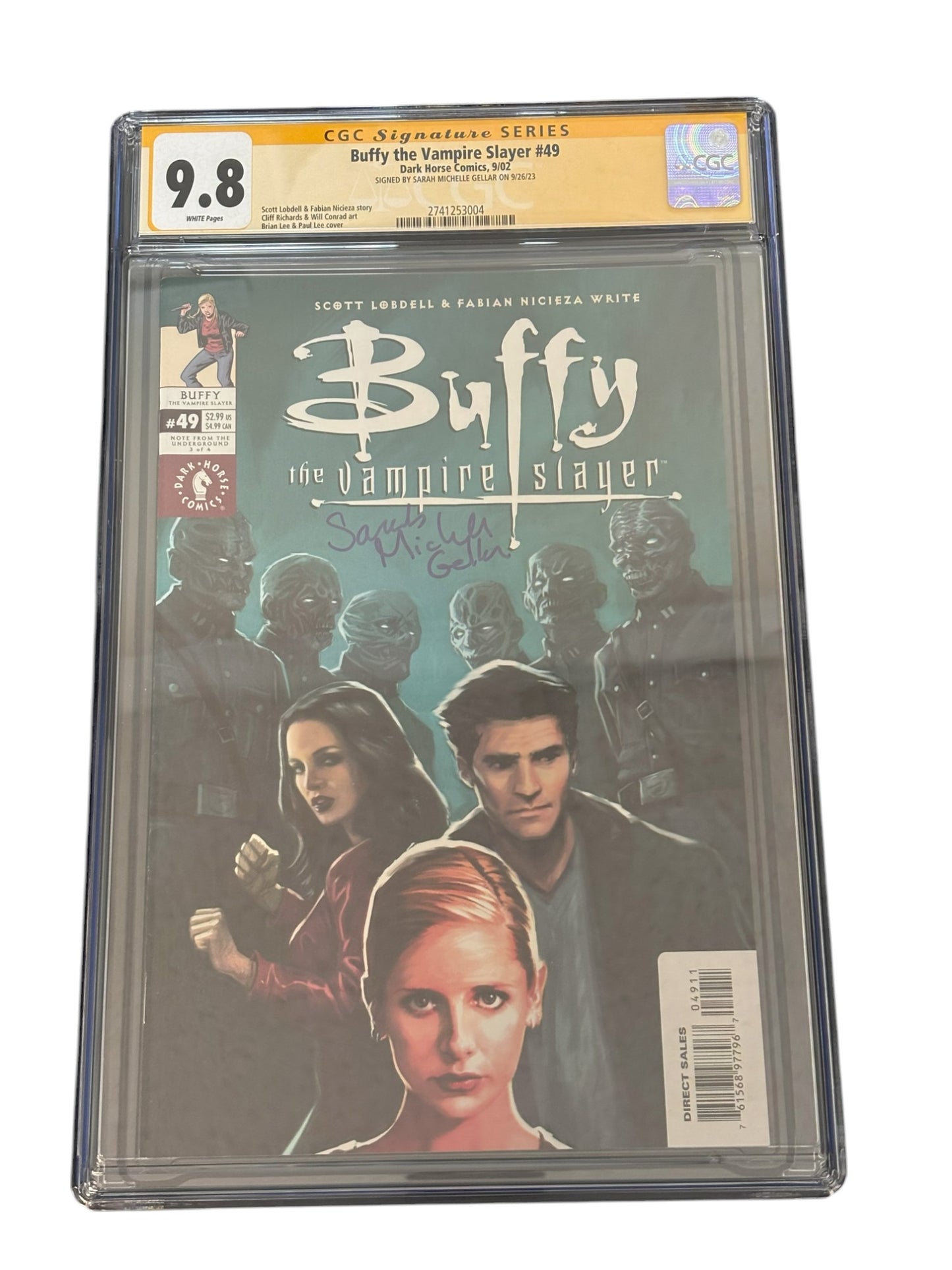 Sarah Michelle Gellar Autographed 2002 Buffy the Vampire Slayer #49 Brian Lee and Paul Lee Cover Variant CGC SS 9.8