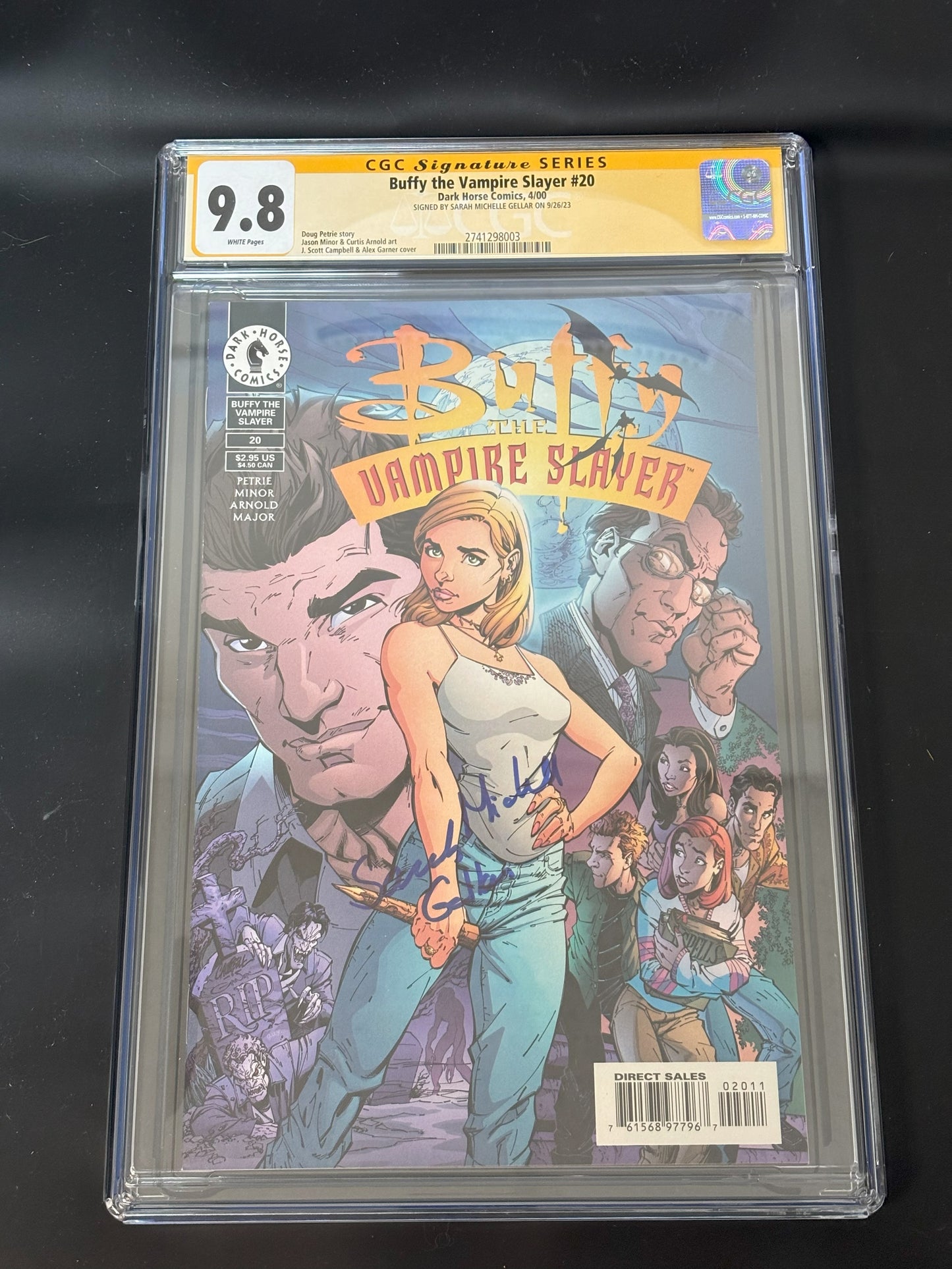 Sarah Michelle Gellar Autographed 2000 Buffy the Vampire Slayer #20 J. Scott Campbell & Alex Garner Cover CGC SS 9.8