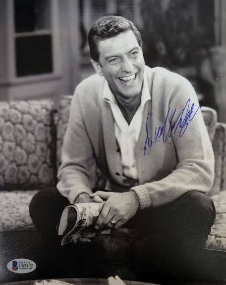 Dick Van Dyke Signed 8x10 Dick Van Dyke Show Photo