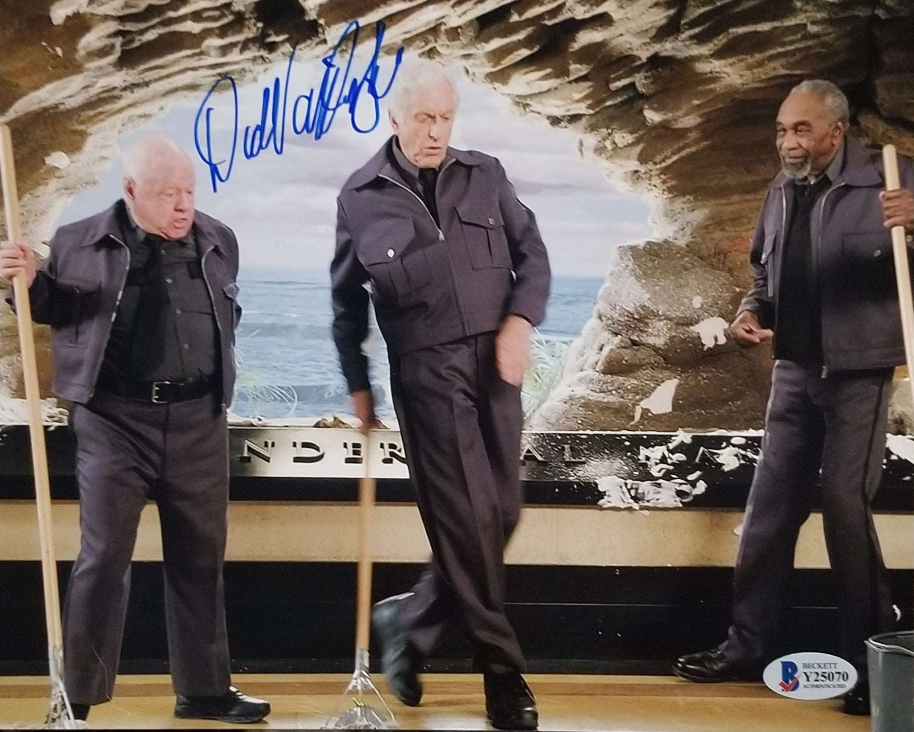 Dick Van Dyke - Signed Night at the Museum 8x10 Photo #1